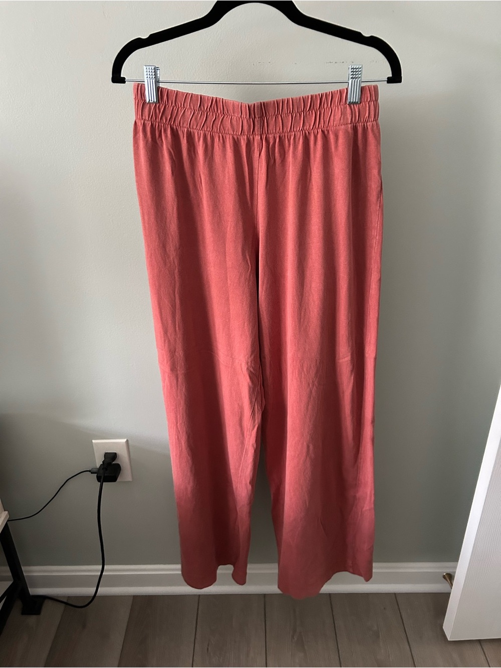 NWT Universal Thread Wide-Leg Pants in “Red”. Size small. - Picture 4 of 8